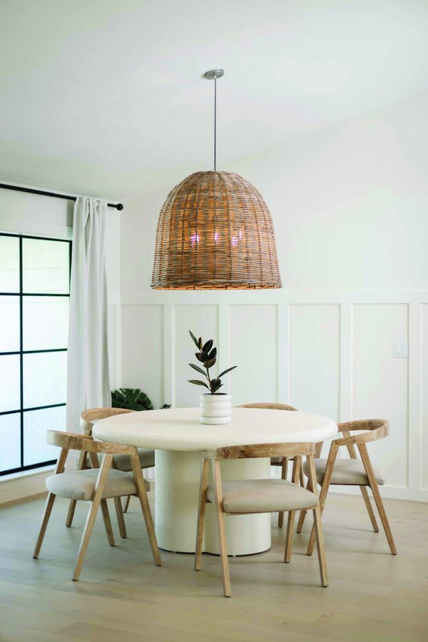 Minimalist Dining Area.jpg