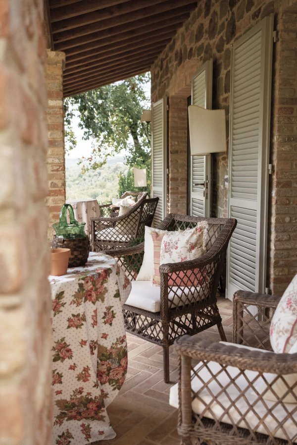 Tuscan Farmhouse Outdoor Living Space.jpg