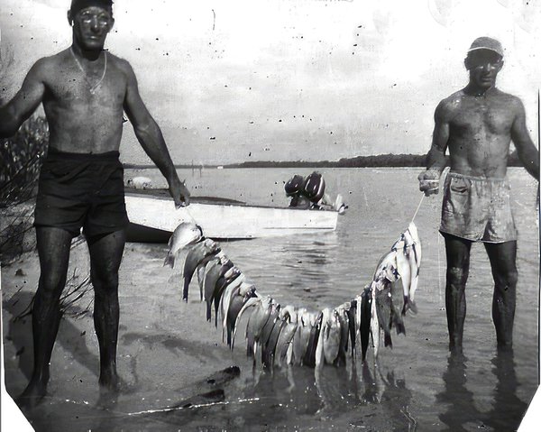 kelly family spearfishing family photo.jpg